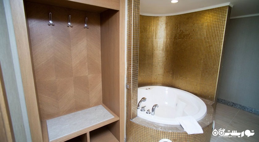 وان جکوزی سوئیت دلوکس